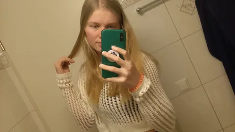 Stripteaes
