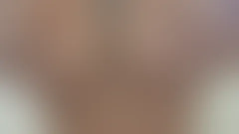 Möchtest du deinen harten S*****z dazwischen stecken ??🥵