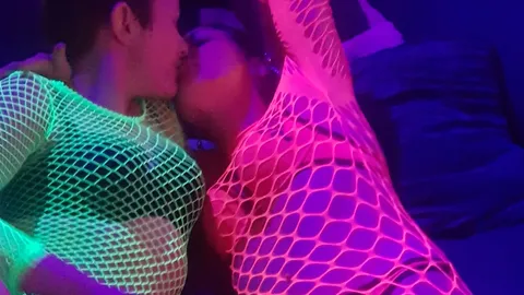 Spontane Neon Party mit LauraSeven