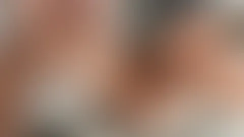 Also ich habs mir hier schon gemütlich gemacht. Beine breit und geil auf dich…🤭