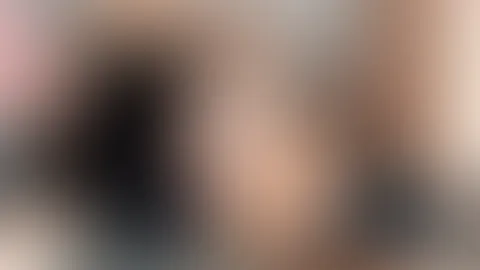 Meine feuchte P***y hätte noch Lust auf ein bisschen Spaß, bevor ich zur Arbeit losmuss. Ich liege hier leicht bekleidet auf dem Sofa und lad dich ein🥵