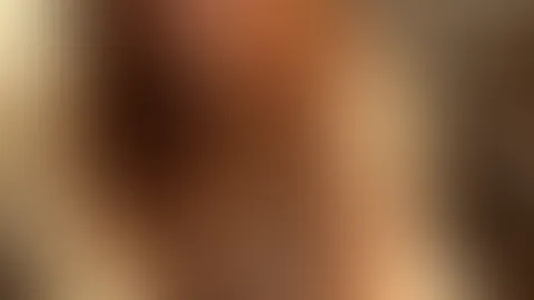 Sonnenstrahlen, zarte Dessous und ein Blick, der mehr sagt als tausend Worte… 😘 Kommst du mich besuchen? Ich verspreche dir, Langeweile kommt nicht auf. ❤️