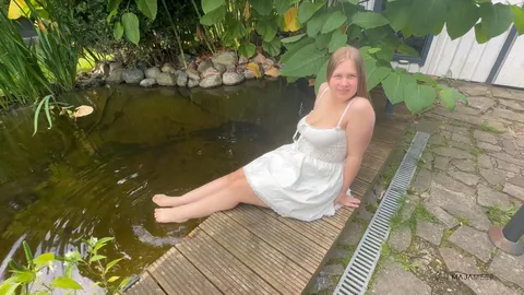 Ein geiler Blowjob am Teich endet mit Analsex und einem C******eđ