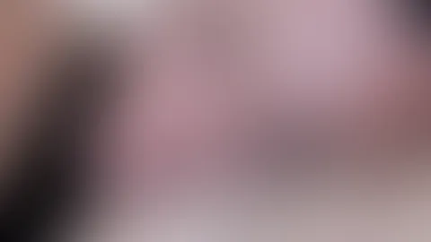 Stell dir vor, du liegst direkt neben mir… ganz nah, so nah, dass du meinen ruhigen Atem auf deiner Haut spüren kannst. Mein Blick ist geschlossen, mein Körper entspannt aber dieser friedliche Moment 