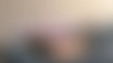 Bevor der Dildo reingesteckt wird, sind erst die F****r dran đđ mal fĂŒhlen wie nass ich bin đ
