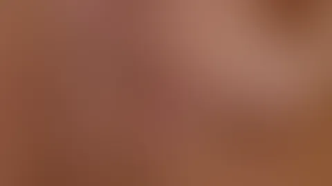 Ich liege nackt im Bett man sieht auch mein Gesicht ich filme meine nackten Körper knete meine Titten zeige dir meine geile P***y ich beginne an ihr zu spielen und sie zu fingernđ€€đ ich spreitze sie