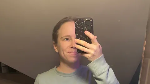 Im Bad ausgezogen