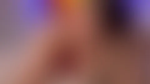 Heute mal ganz entspannt… 🔥 Nur ich, ein bisschen Wärme im Hintergrund und Gedanken, die abschweifen… Magst du es lieber ruhig und sinnlich – oder darf es später noch heißer werden? 😏 Lass es mich w