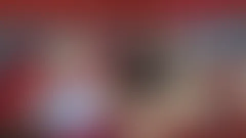 In meinem schwarzen Minikleid lag ich mit gespreitzen Schenkeln auf meinem Bett, sodass du freie Sicht auf meine geile P***y hast. Um sie auch ja ins richtige Licht zu setzen, wird sie von einem leuch