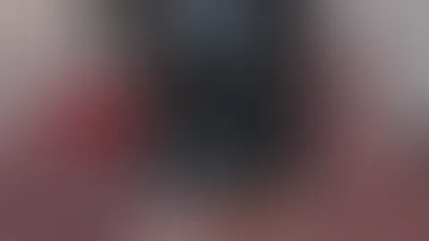 Vape rauchen als Domina😈in Leder Ich hab ein geiles Domina Outfit an😈 Enges schwarzes Mini Lederkleid mit schwarzen Lack Stiefeletten😍 Ich trag einen schönen dunklen Lippenstift😏 Zu dem geilen Out