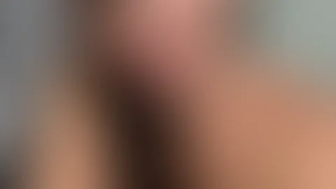 Wenn du noch mehr sehen willst, schreib mir sofort...
