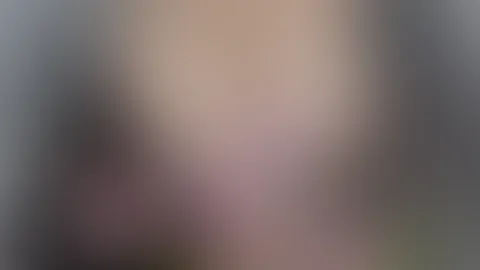 Frohe Ostern 🌷 Ein paar Tulpen für dich… aber ich glaube, dein Blick bleibt woanders hängen 😏🐣