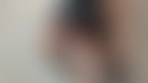 Heute hab ich Lust, oben zu sein… 😏💋 Will dich von unten zu mir aufschauen sehen, jedes Wort auffangen, vor meinem Blick Zittern. Wirst du mein gehorsamer Junge sein? 💋