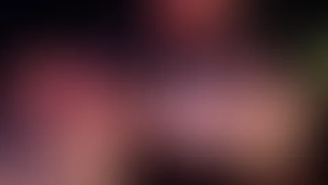 Abends am Lagerfeuer mit mega harten Nippeln.