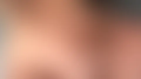 Dirty MILF… ganz allein in der Küche. Was da wohl als Nächstes passiert? 😉