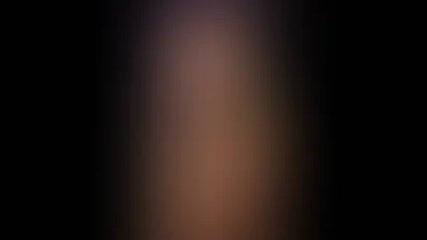 Nackter Engel! Feucht, geil und bereit, sich die Sünde reinzuschieben