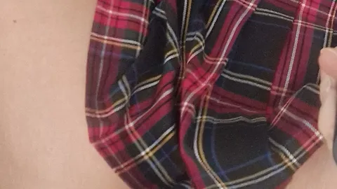 Schau unter mein Röckchen 😈