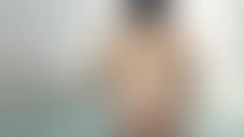 Letztes Mal in diesem Pool … magst du hinter mir sein und es klatschen lassen ?!😋💦🍑
