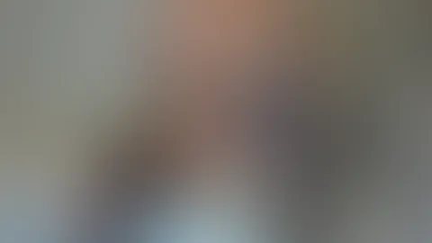 Masturbieren mit durchsichtigen Dildo