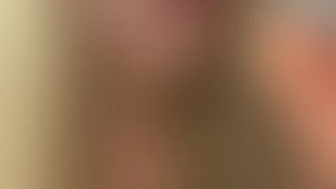 Ich habe den Dildo so heftig gelutscht, dass er direkt in meinem Mund gekommen ist.
