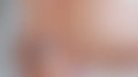 Heute Morgen wollte ich mich eigentlich nur für die Arbeit anziehen, aber... ich war so geil, ich musste meinen neuen Dildo ausprobieren... und verdammt, der ist richtig gut, meine M****i war sofort �