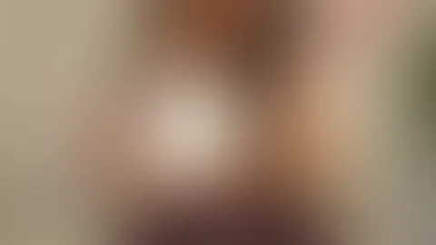 Guten Morgen! đ„ Na, was meint ihr, was habe ich in diesem Outfit wohl angestellt? đ€ Gummistiefel, kurzes Röckchen und ein ganz spezieller Plan im Stall... đ Um 10:00 Uhr lade ich mein neues Video h