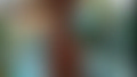 Während ich nackt am Balkon das Video machte, ist da unten Personal vorbei gegangen 😳 Was würdest du da machen?
