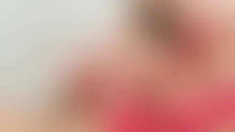 Wenn du hier über mein Kitzler leckst bringst du mich dazu extrem feucht zu werden 🥰
