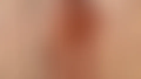 Bisschen geputzt... jetzt ist mir so heiß, ich musste schnell was ausziehen 🤭
