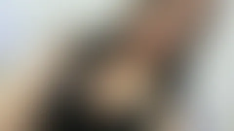 Schwarze Strümpfe, ruhiger Blick — und du weißt schon, wer führt. #fan7 #StockingFetish #Domina #Submissive #Control #Femdom