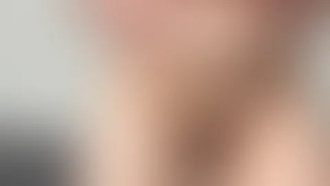 Es ist vieeel zu heiß für Kleidung☀️oder würde es dich stören so ein perfekten Blick auf meine Löcher zu haben?😌