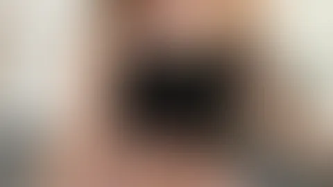 Manchmal sind die kleinen Dinge die schönsten. Ein süßer Blick, ein freches Lächeln und ein neuer Post nur für dich💕