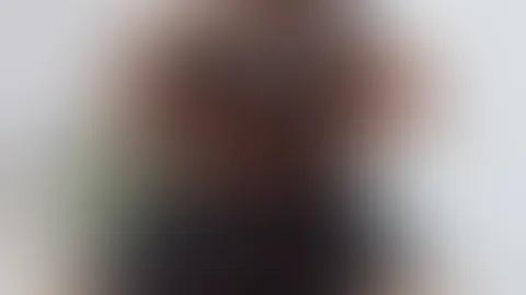 Ganz ehrlich, was gefällt dir mehr? Nackig oder mit etwas Stoff zum fantasieren? 🥰