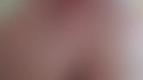 Meine Füße mit weinroten Nägeln