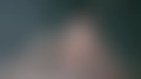 Mein Training für das Offizierskasino geht weiter und ich muss ganz schön dran glauben. Mit meiner eigenen P**se mache ich meine Zelle sauber und wasche mich anständig ab…