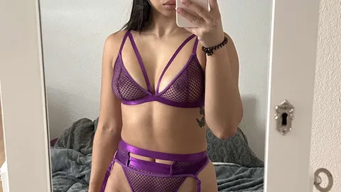 Asiatin mit neuen transparenten Dessous 🔥