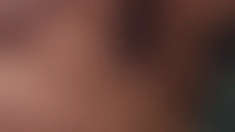 Dildo in der frisch rasierten P***y