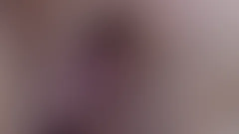 Ich hatte so Lust und habe mir den Dildo eingeführt. Siehst du meinen Saft am Dildo während er immer wieder in mich gleitet?💦