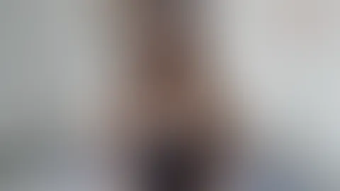 Lena verliert eine Wette und wird bestraft