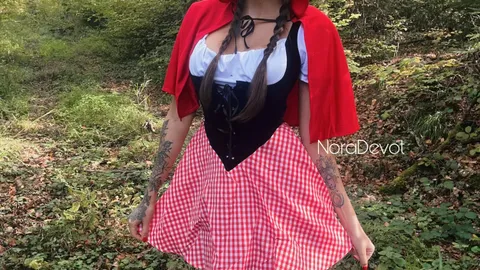 Rotkäppchen allein im Wald!