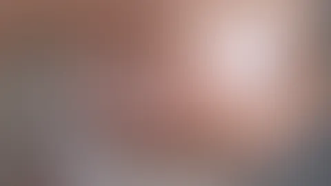 Die Titten mal bisschen mit Eis abkühlen...hilft wenigstens für einen kurzen Moment 😂🥵