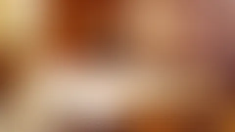 Die Sonne macht einen schon ganz geil muss ich sagen ... Ich sitze auf dem Bett im Hotelzimmer - zuerst in meinem Badeanzug - und fange an mich zu berühren. Doch das verlangen wird immer größer. Ich z