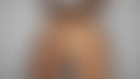 Mein knapper, sexy Badeanzug, der meine natürlich behaarte Bikinizone betont