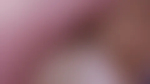 Nach einem anstrengenden Tag. Schön die Füße eincremen. Jetzt sind sie schön weich