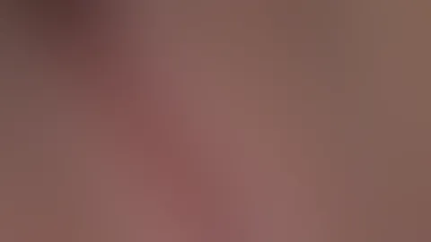 Schau dir an, wie perfekt nass und geil am schmatzen meine P***y ist 😈💦🐱