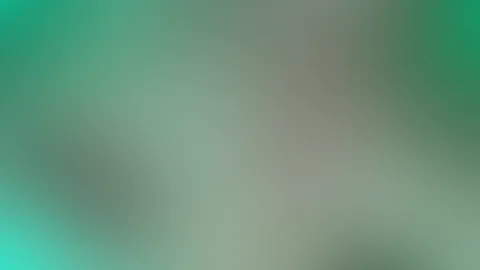Kommst du mit in den Pool ,?