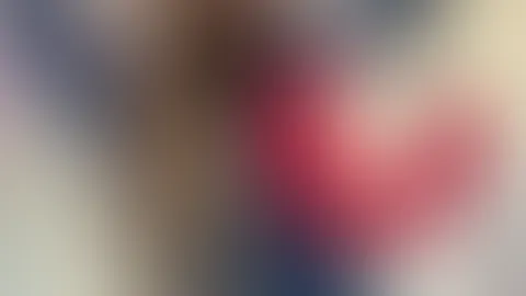 Also… willst du von einer heißen Polizistin wie mir verhaftet werden? 🖤 Wenn du brav bist, kommst du vielleicht nur mit einer Verwarnung davon… Aber wenn du unartig wirst… landest du in meinen Handsc
