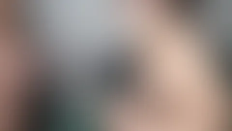 Was rein gespritzt wird, Löffel ich einfach wieder raus. Schau zu wie P***y Creme mit S****a Gemisch entsteht.