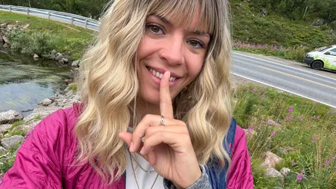 Ich musste die Chance einfach nutzen… sie telefoniert und ich besorge es mir geil am See!! 🤫