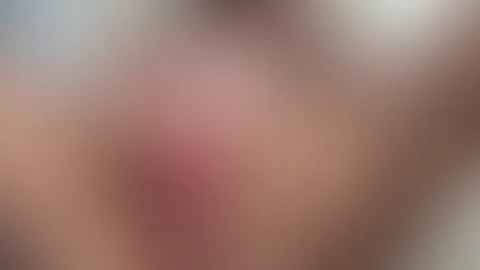 Auflösung von Donnerstag🤭 wollte nur nochmal besser zeigen wie juicy mein enges Fötzchen ist🐱💧 naja was soll ich sagen beim rausziehen von Lush Schoß es so stark im Strahl raus wir noch nie😳😮💨